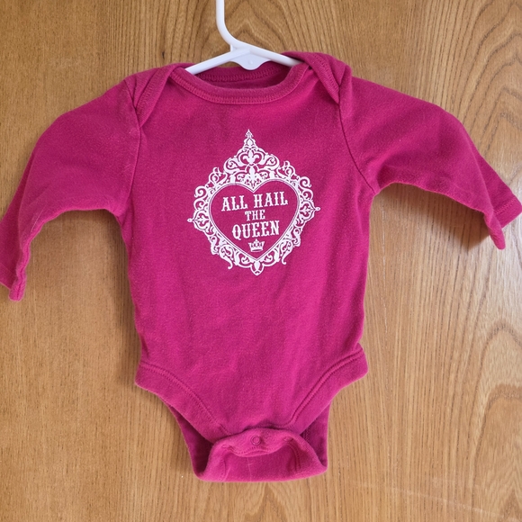 Old Navy Pink 'All Hail the Queen' Bodysuit - Picture 1 of 3